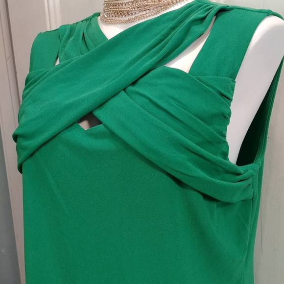 NWT INC International Emerald Green Sleeveless Criss Cross Top - Picture 3 of 10